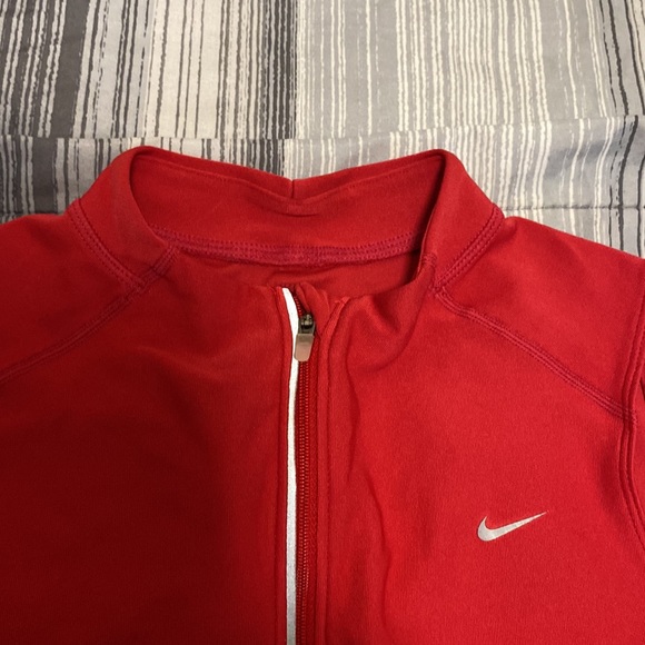 Nike athletic fit dry sleeveless top size small red 3M reflective hits - Picture 9 of 16